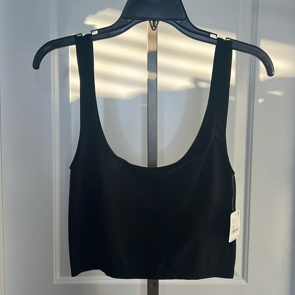 NEW Free People Intimately Free Scoop Neck Crop NWT - Picture 2 of 4